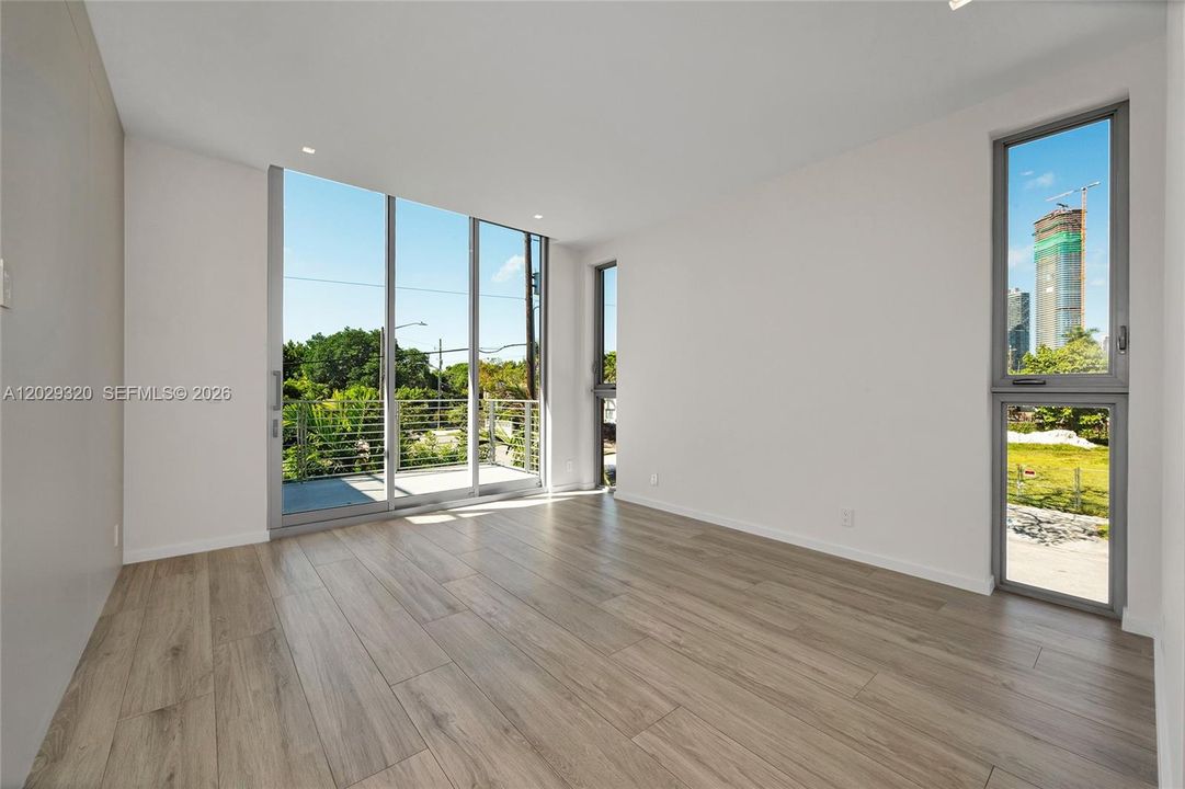For Sale: $7,850,000 (6 beds, 6 baths, 5350 Square Feet)