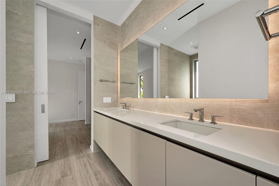For Sale: $7,850,000 (6 beds, 6 baths, 5350 Square Feet)