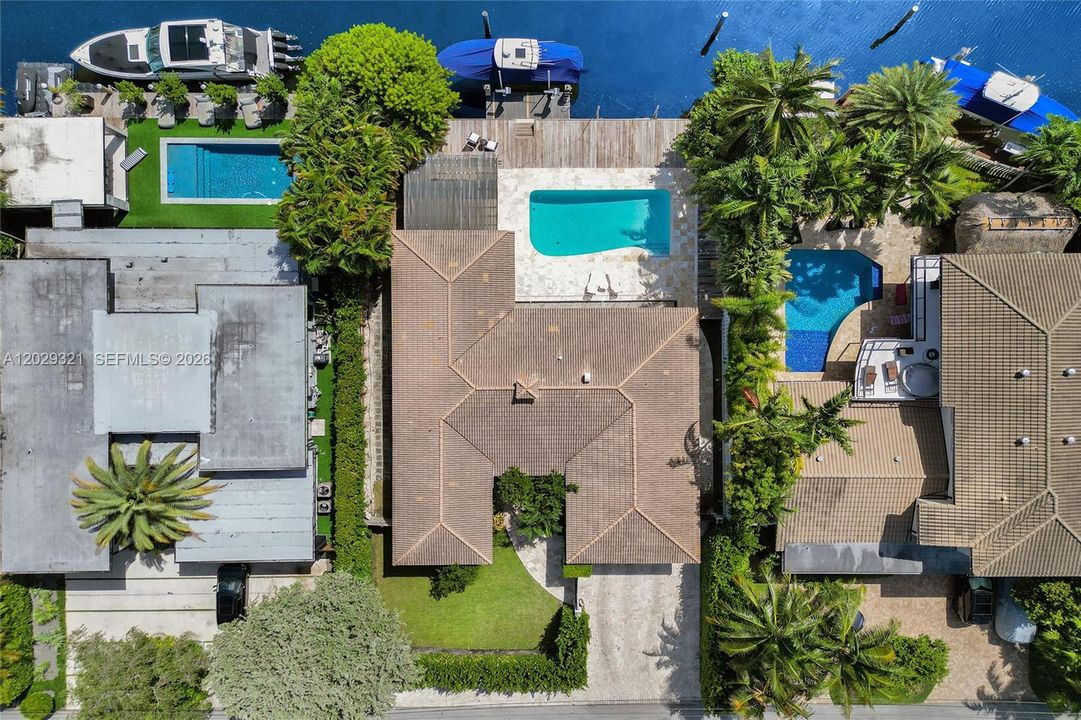 En Renta: $14,000 (4 camas, 3 baños, 2115 Pies cuadrados)