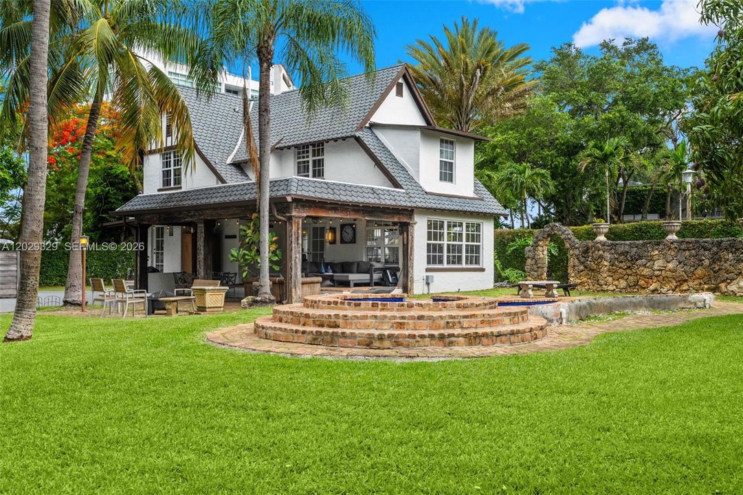 For Sale: $2,450,000 (4 beds, 3 baths, 2730 Square Feet)