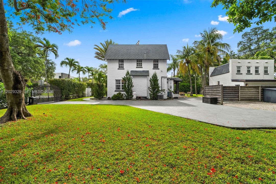 For Sale: $2,450,000 (4 beds, 3 baths, 2730 Square Feet)