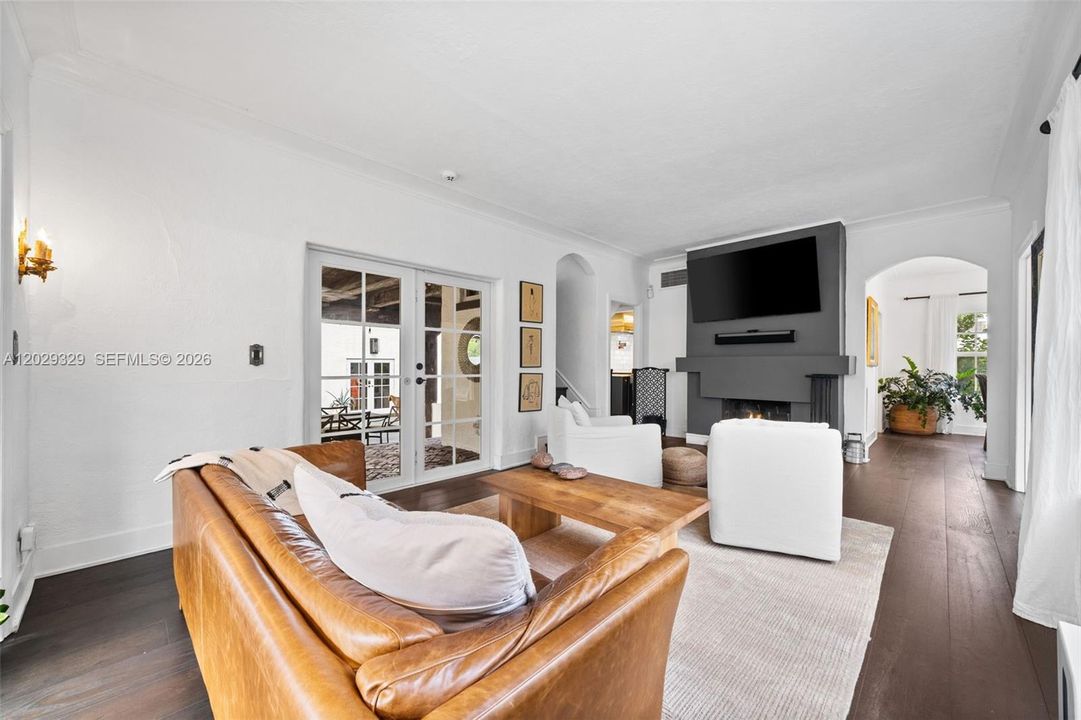 For Sale: $2,450,000 (4 beds, 3 baths, 2730 Square Feet)