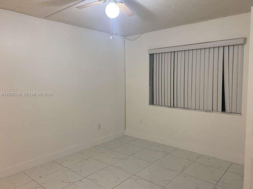 Active With Contract: $2,000 (2 beds, 2 baths, 750 Square Feet)