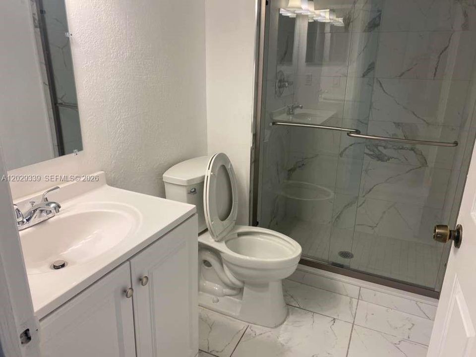 Active With Contract: $2,000 (2 beds, 2 baths, 750 Square Feet)