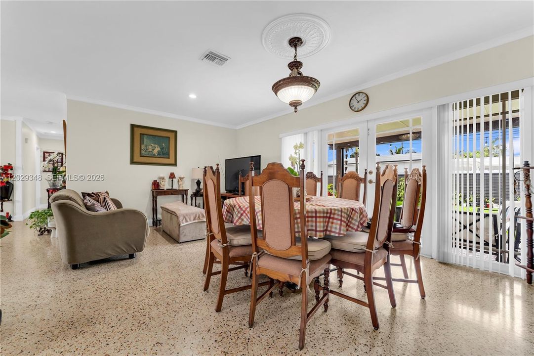For Sale: $799,999 (4 beds, 3 baths, 1560 Square Feet)