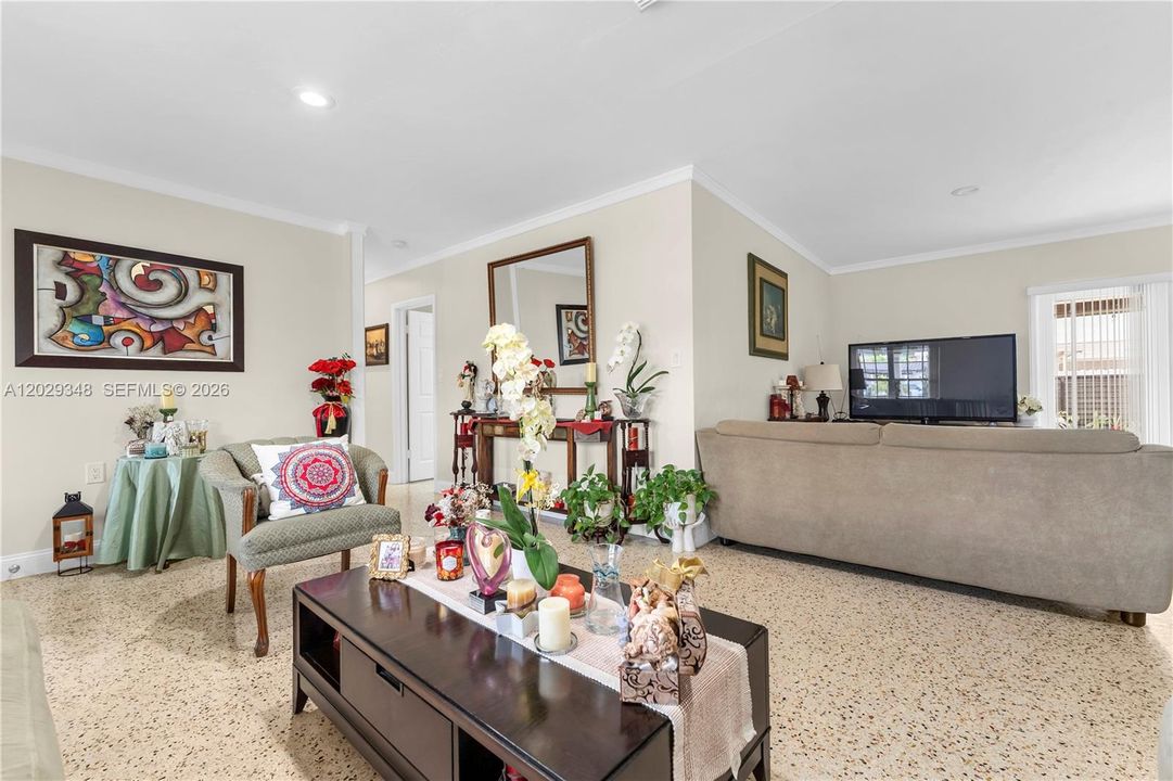 For Sale: $799,999 (4 beds, 3 baths, 1560 Square Feet)