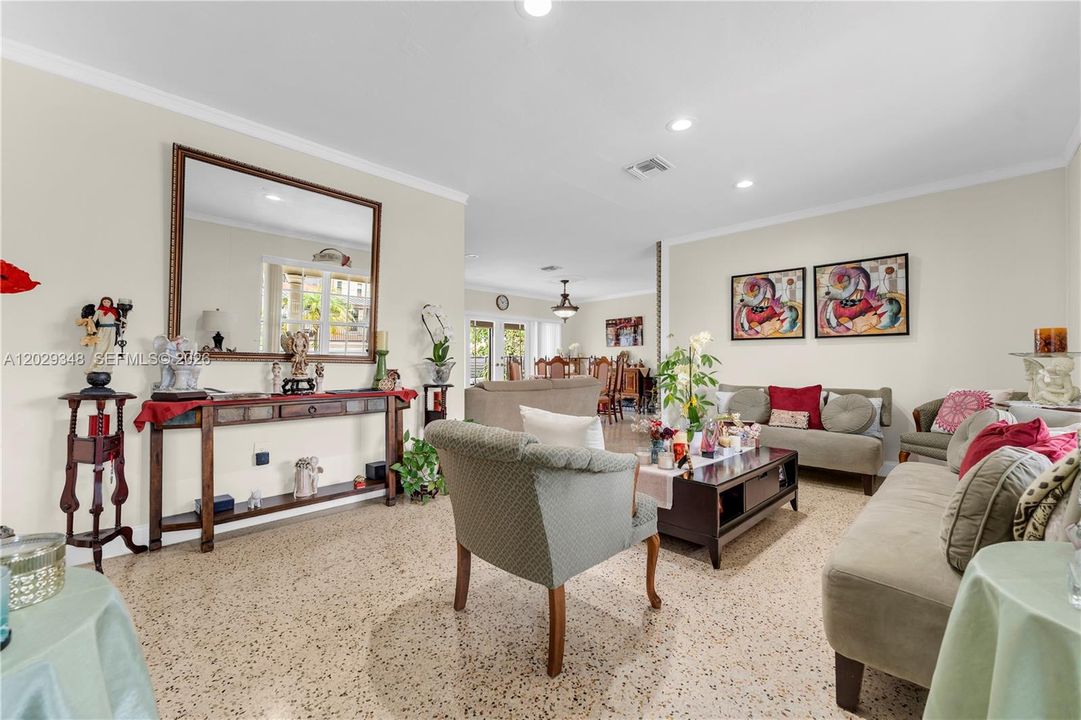 For Sale: $799,999 (4 beds, 3 baths, 1560 Square Feet)