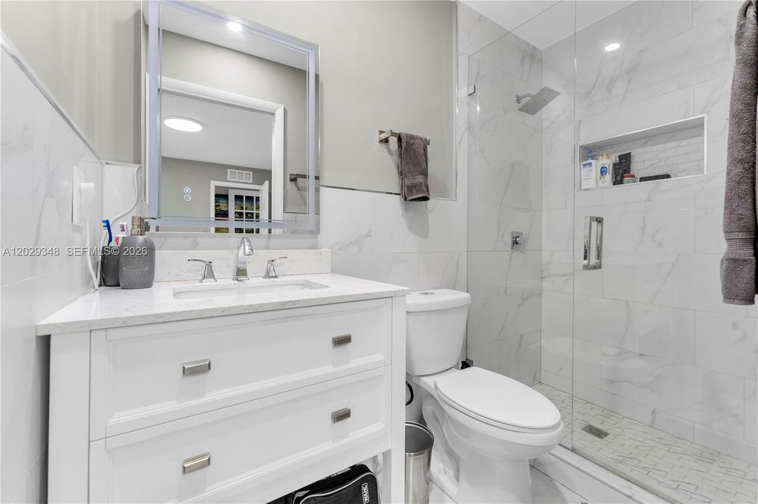 For Sale: $799,999 (4 beds, 3 baths, 1560 Square Feet)