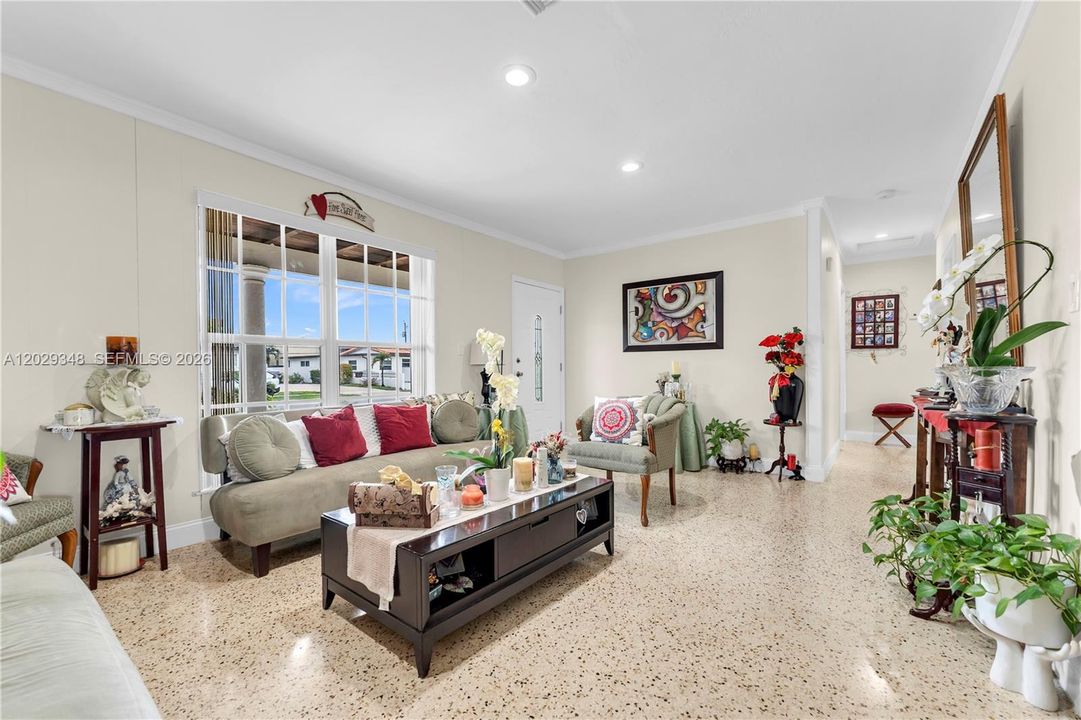 For Sale: $799,999 (4 beds, 3 baths, 1560 Square Feet)