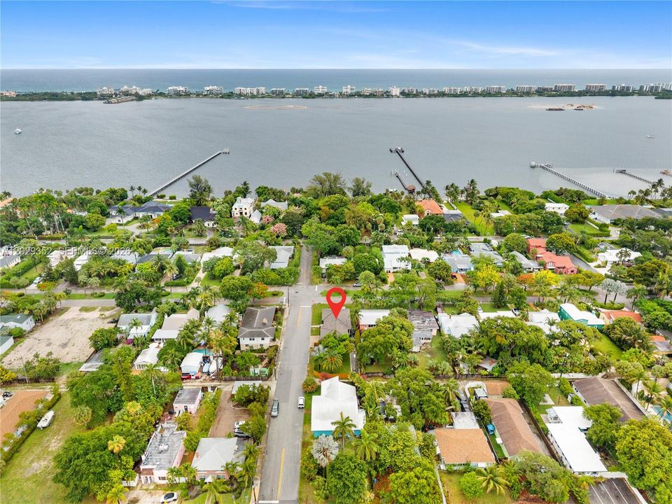 На продажу: $829,900 (3 спален, 3 ванн, 1272 Квадратных фут)