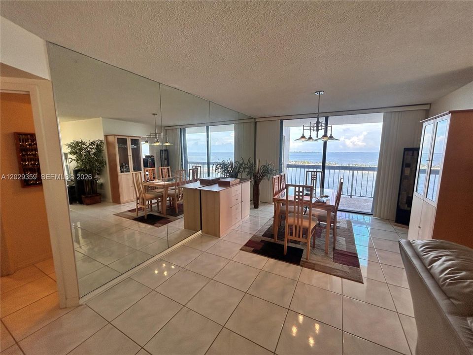 For Sale: $850,000 (2 beds, 2 baths, 1460 Square Feet)