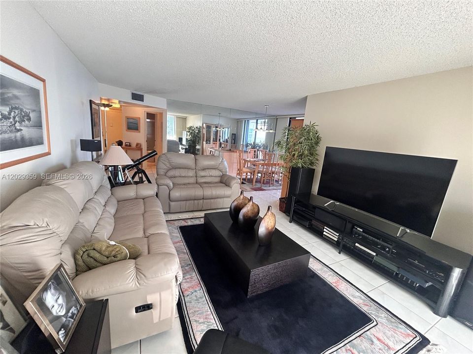 For Sale: $850,000 (2 beds, 2 baths, 1460 Square Feet)