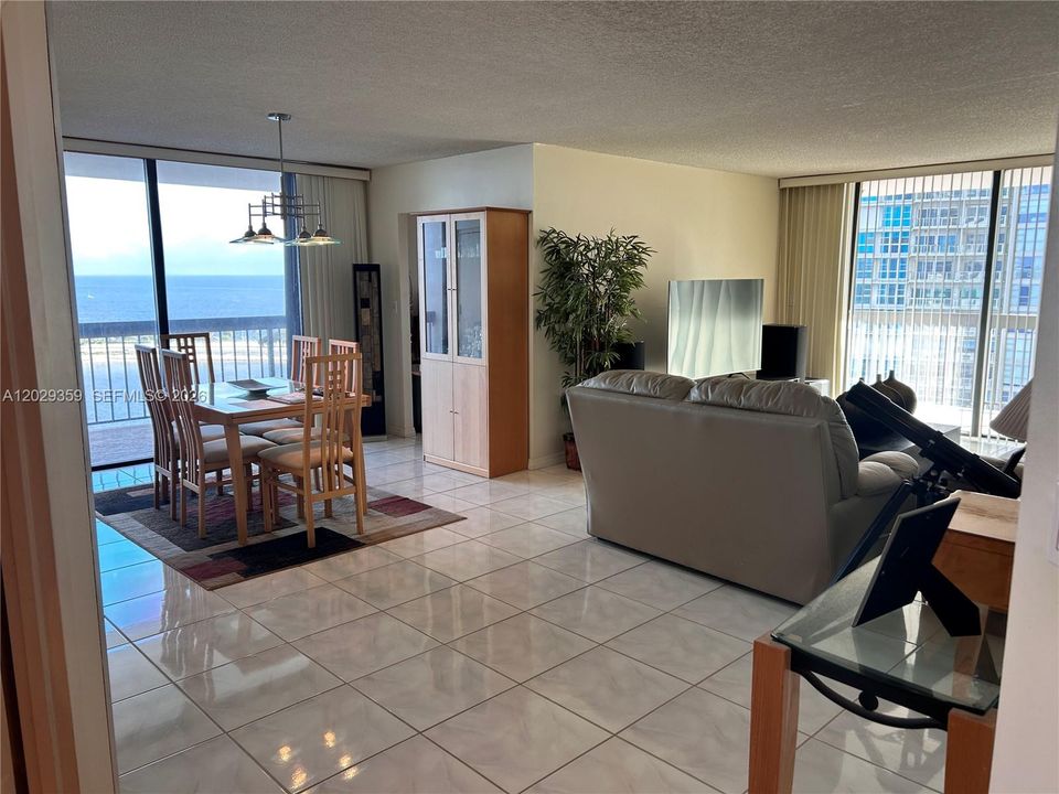 For Sale: $850,000 (2 beds, 2 baths, 1460 Square Feet)