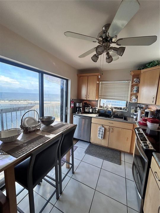 For Sale: $850,000 (2 beds, 2 baths, 1460 Square Feet)
