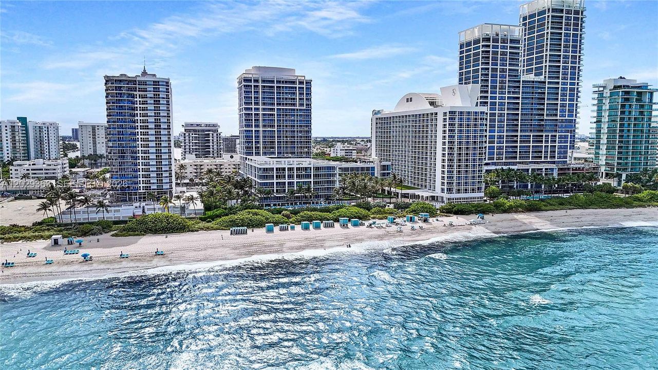 For Sale: $439,000 (1 beds, 1 baths, 873 Square Feet)