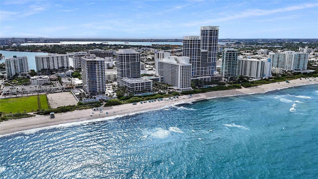For Sale: $439,000 (1 beds, 1 baths, 873 Square Feet)