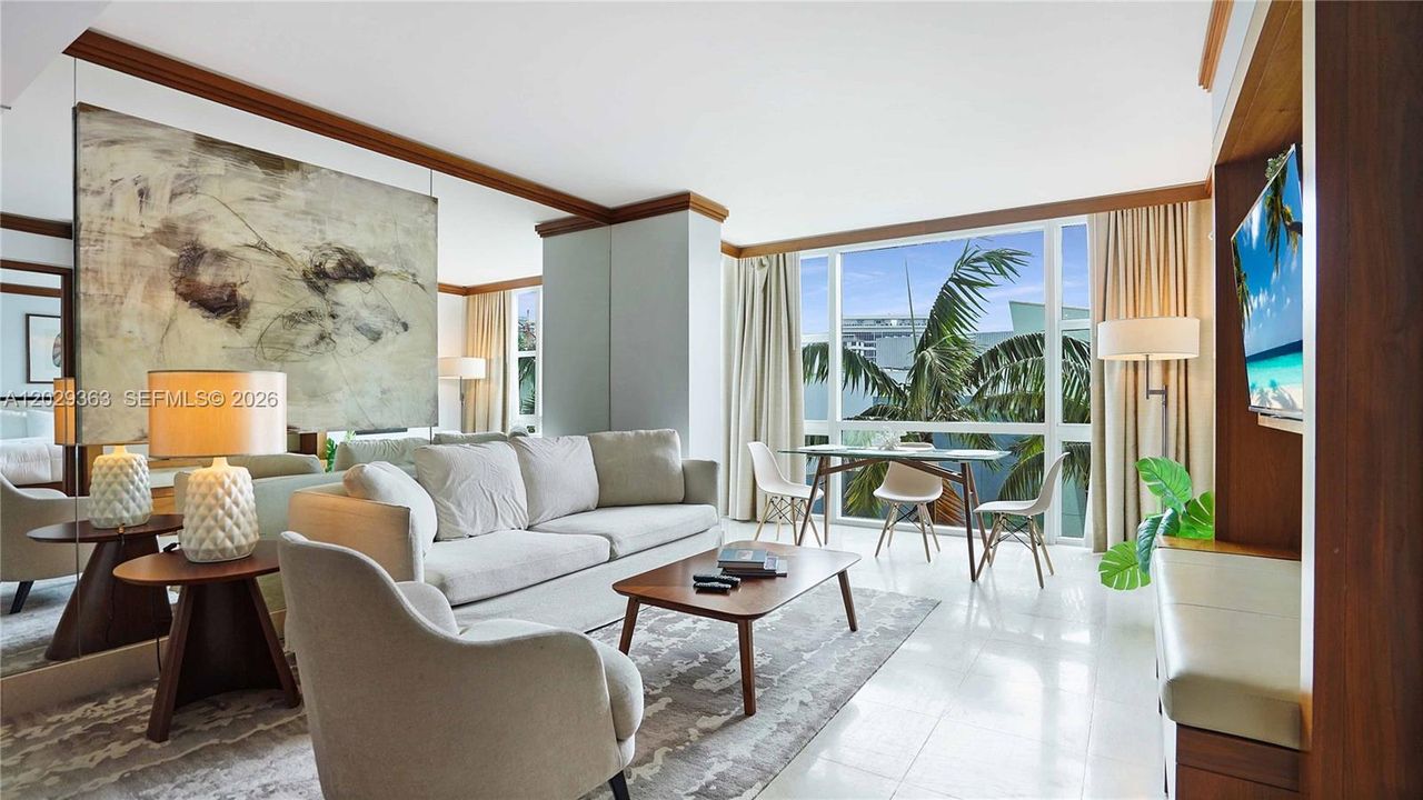 For Sale: $439,000 (1 beds, 1 baths, 873 Square Feet)