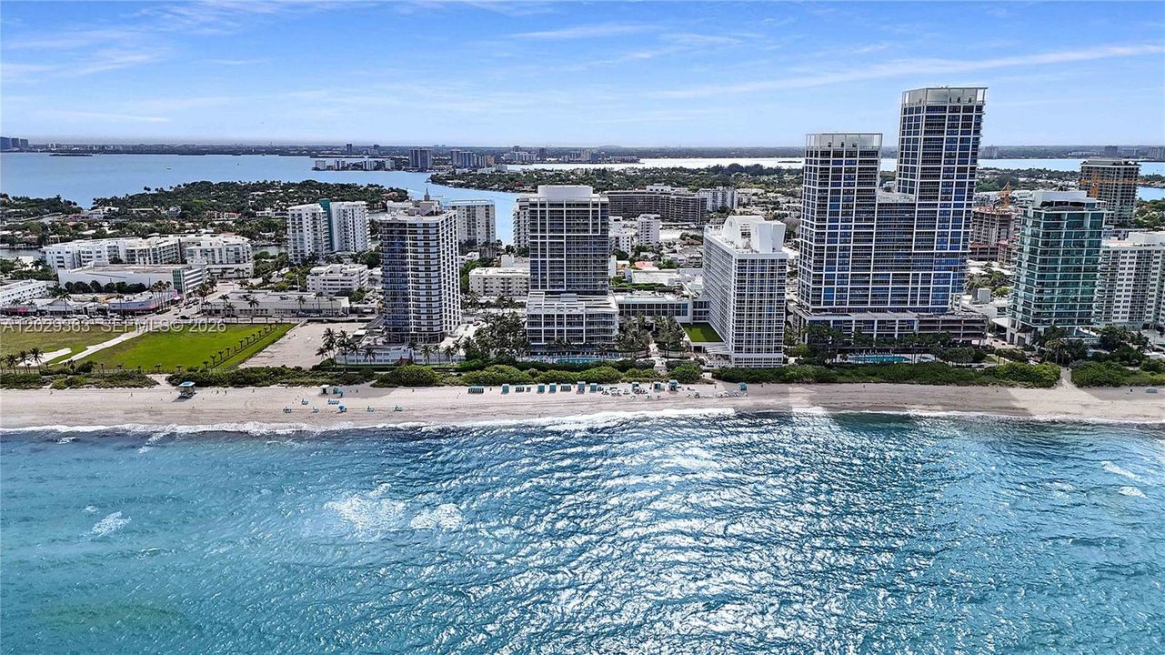 For Sale: $439,000 (1 beds, 1 baths, 873 Square Feet)