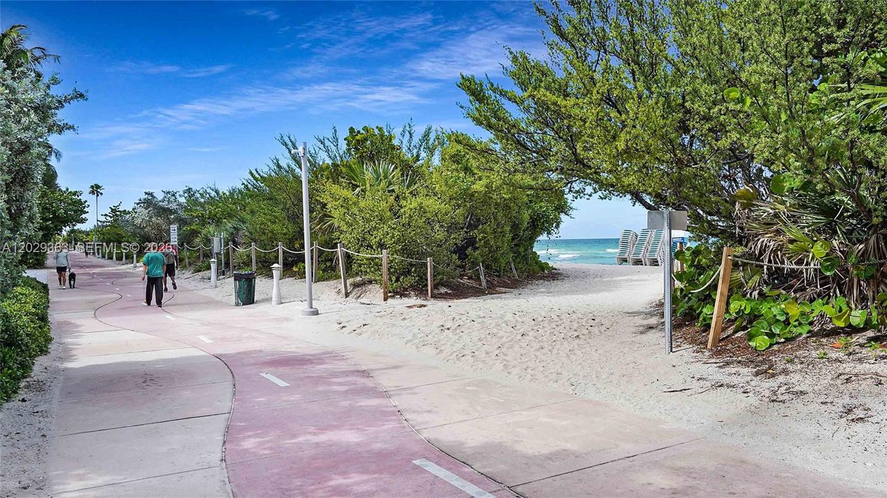 For Sale: $439,000 (1 beds, 1 baths, 873 Square Feet)