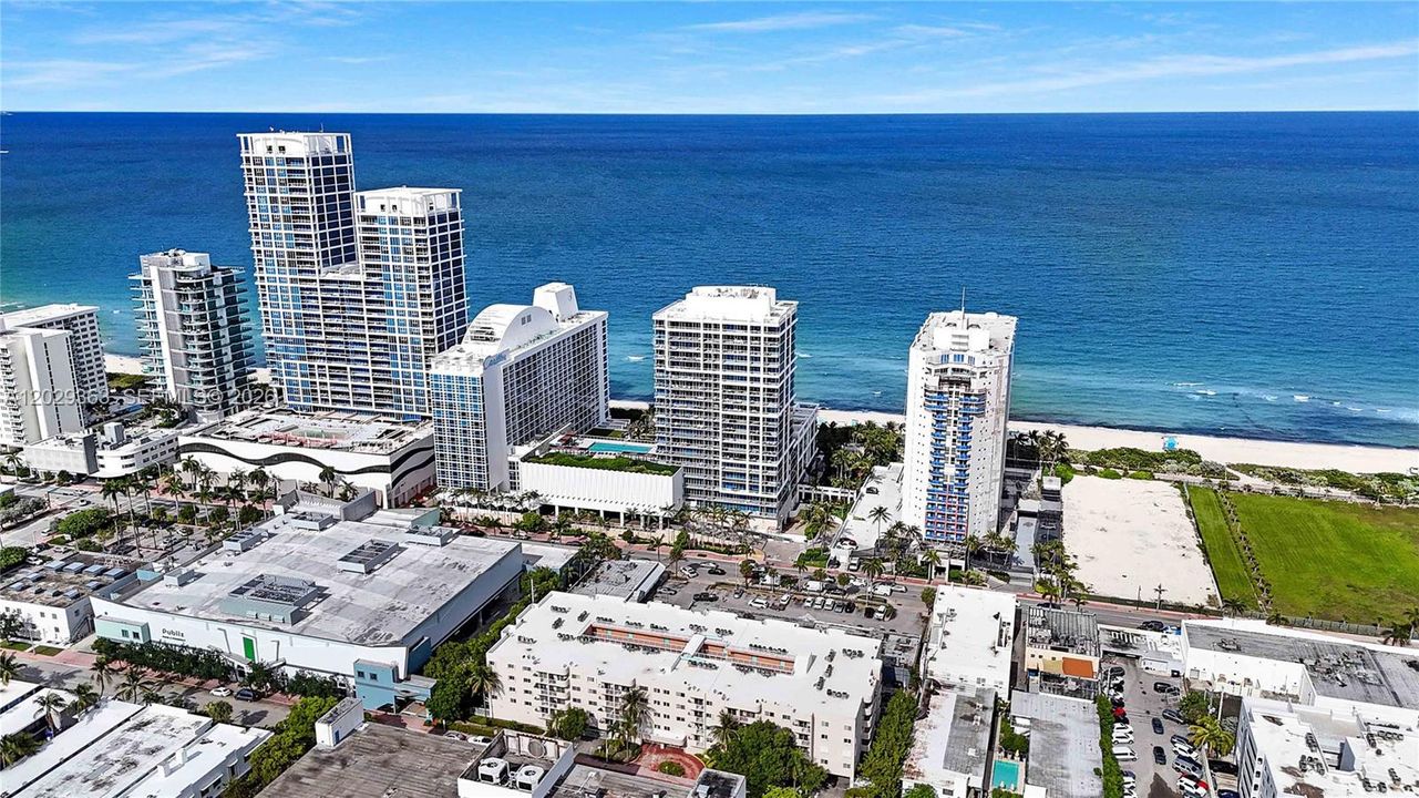 For Sale: $439,000 (1 beds, 1 baths, 873 Square Feet)