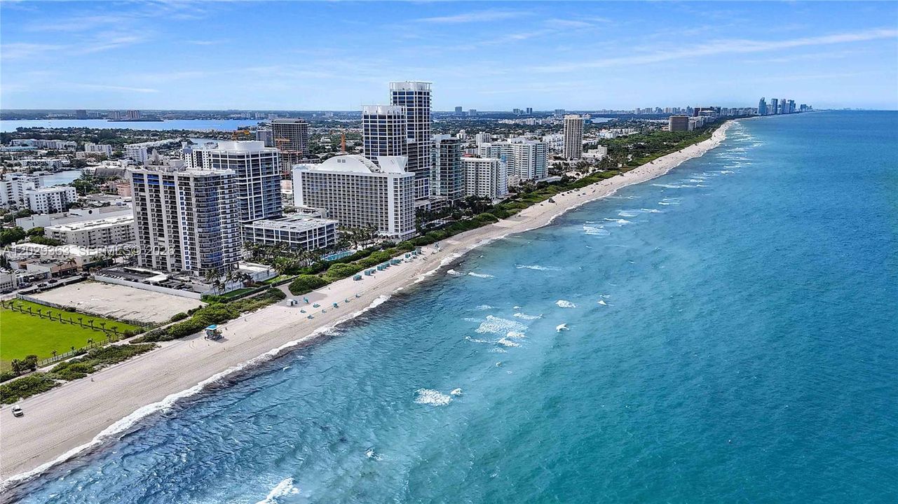 For Sale: $439,000 (1 beds, 1 baths, 873 Square Feet)