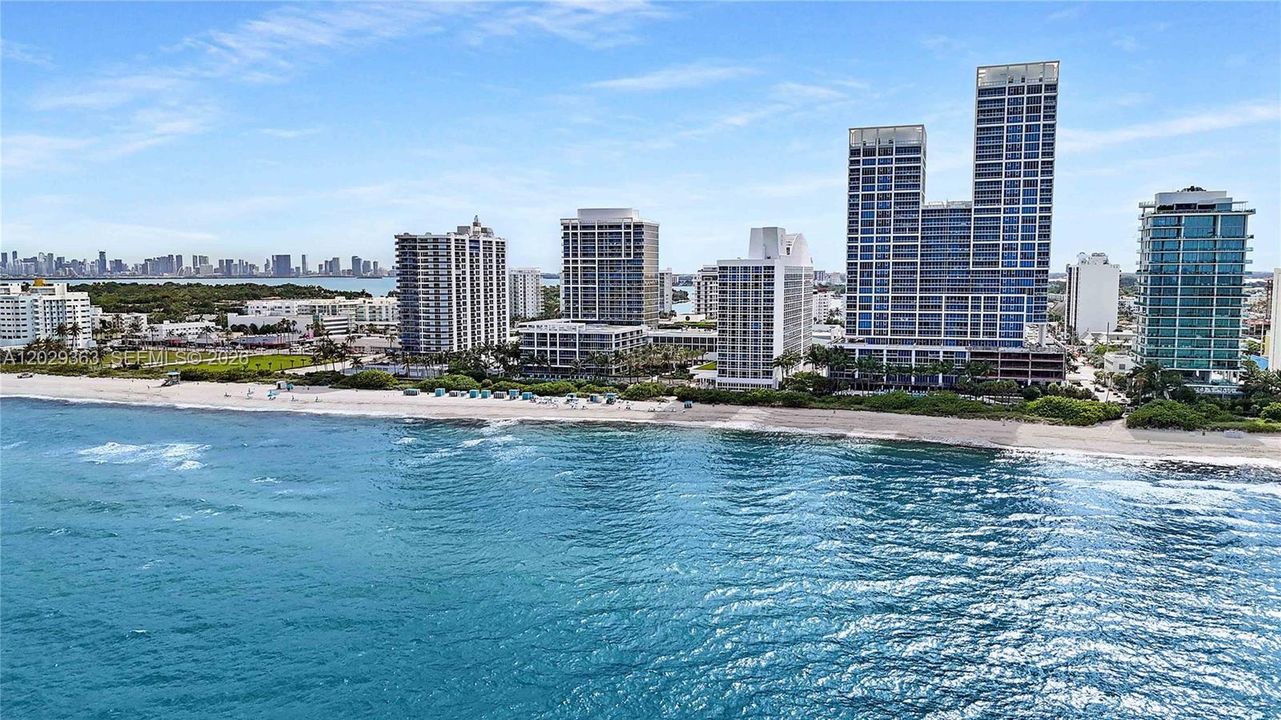 For Sale: $439,000 (1 beds, 1 baths, 873 Square Feet)