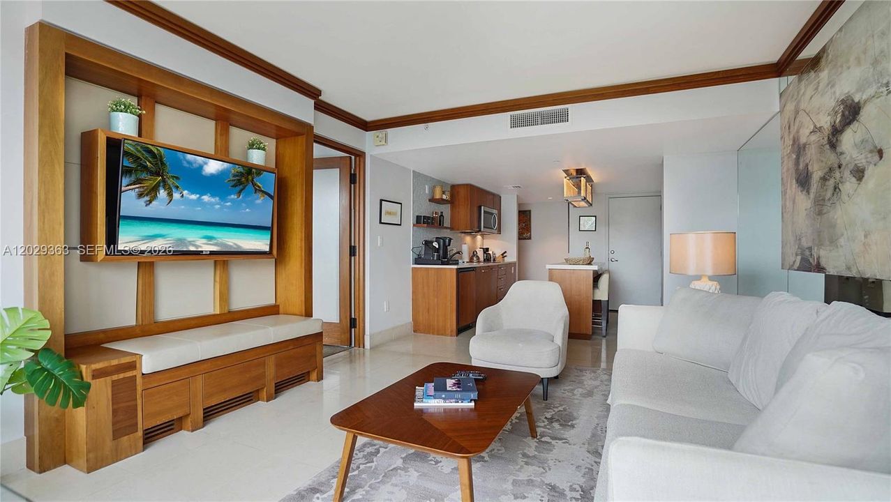 For Sale: $439,000 (1 beds, 1 baths, 873 Square Feet)