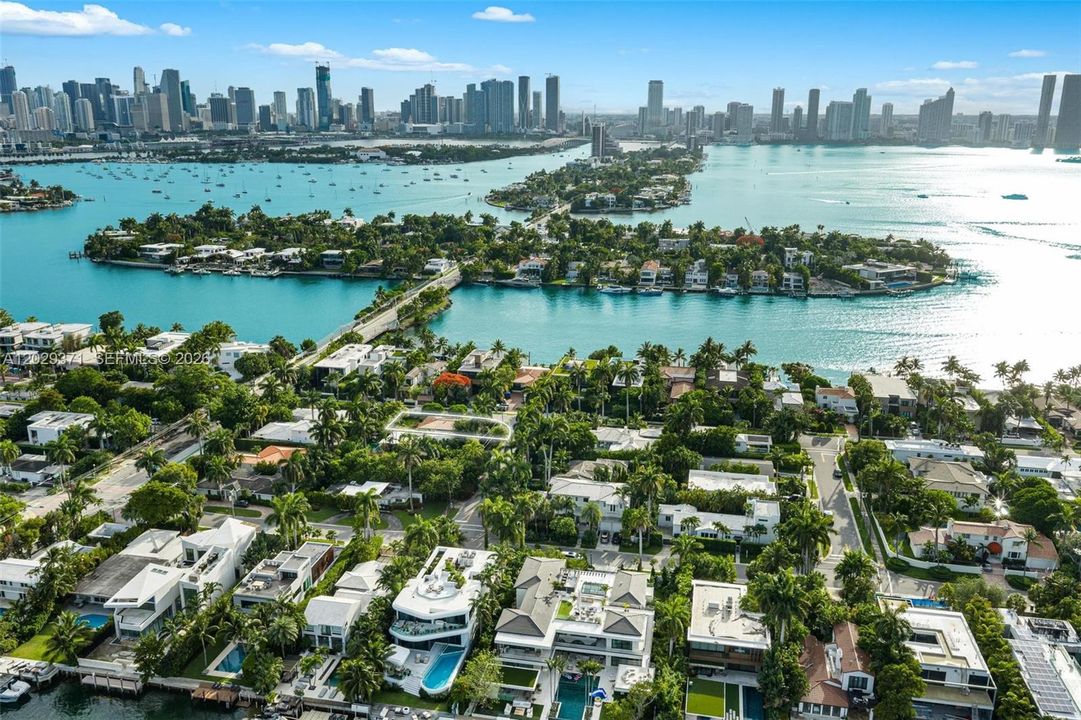 Active With Contract: $2,999,000 (3 beds, 3 baths, 1693 Square Feet)