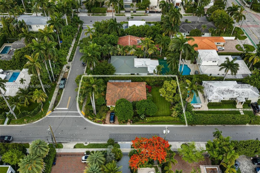 Active With Contract: $2,999,000 (3 beds, 3 baths, 1693 Square Feet)