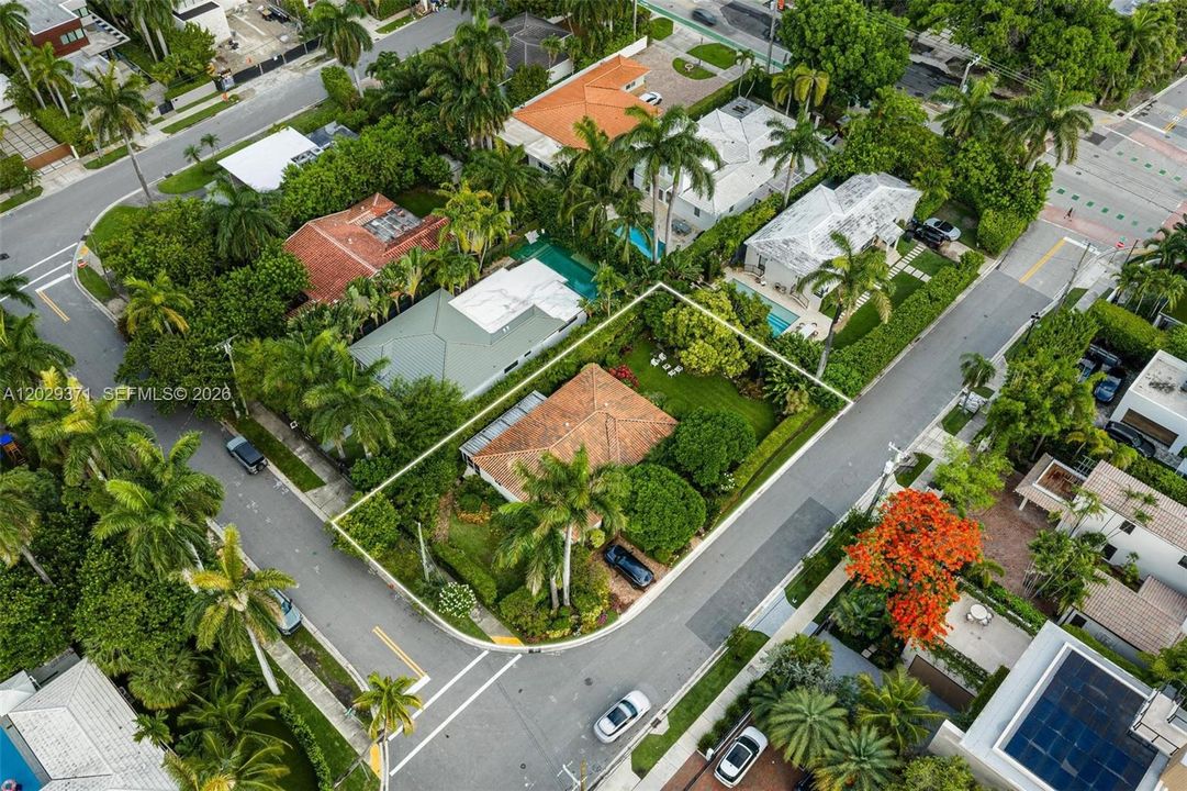 Active With Contract: $2,999,000 (3 beds, 3 baths, 1693 Square Feet)