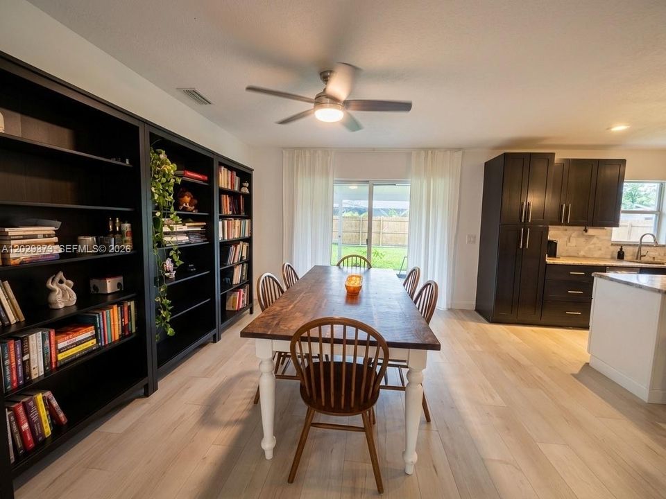 For Sale: $520,000 (3 beds, 2 baths, 1294 Square Feet)