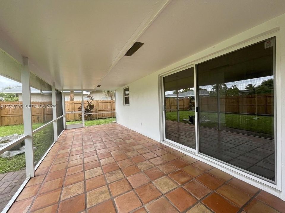 For Sale: $520,000 (3 beds, 2 baths, 1294 Square Feet)