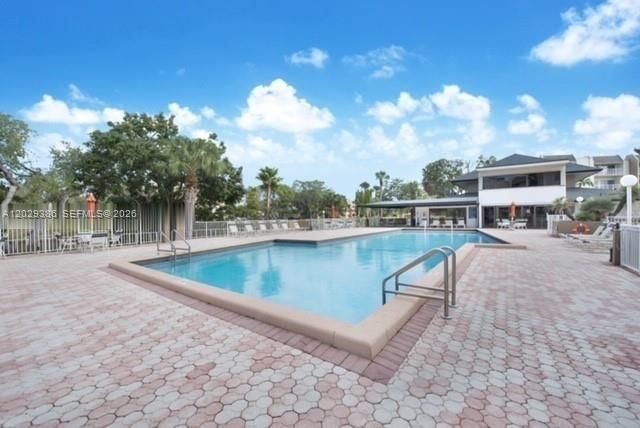 For Rent: $2,600 (2 beds, 2 baths, 1200 Square Feet)