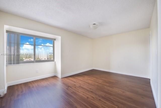 For Rent: $2,600 (2 beds, 2 baths, 1200 Square Feet)