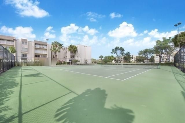 For Rent: $2,600 (2 beds, 2 baths, 1200 Square Feet)