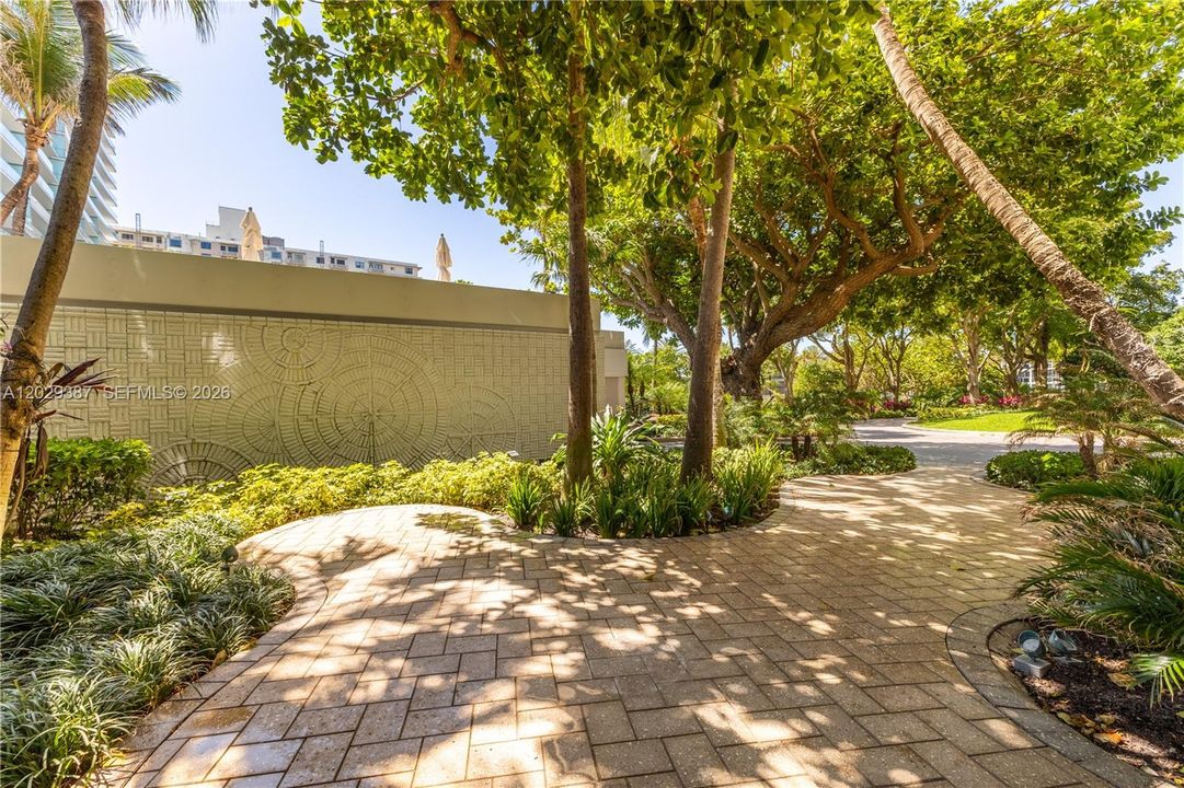 En Venta: $2,880,000 (3 camas, 2 baños, 2675 Pies cuadrados)