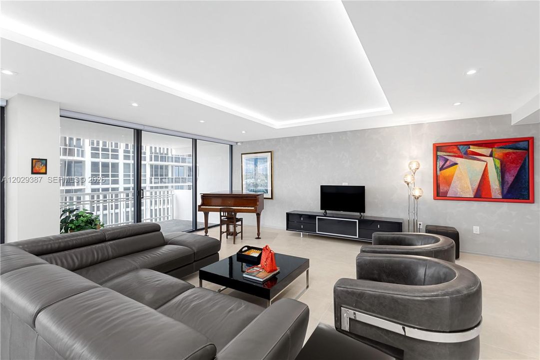 En Venta: $2,880,000 (3 camas, 2 baños, 2675 Pies cuadrados)