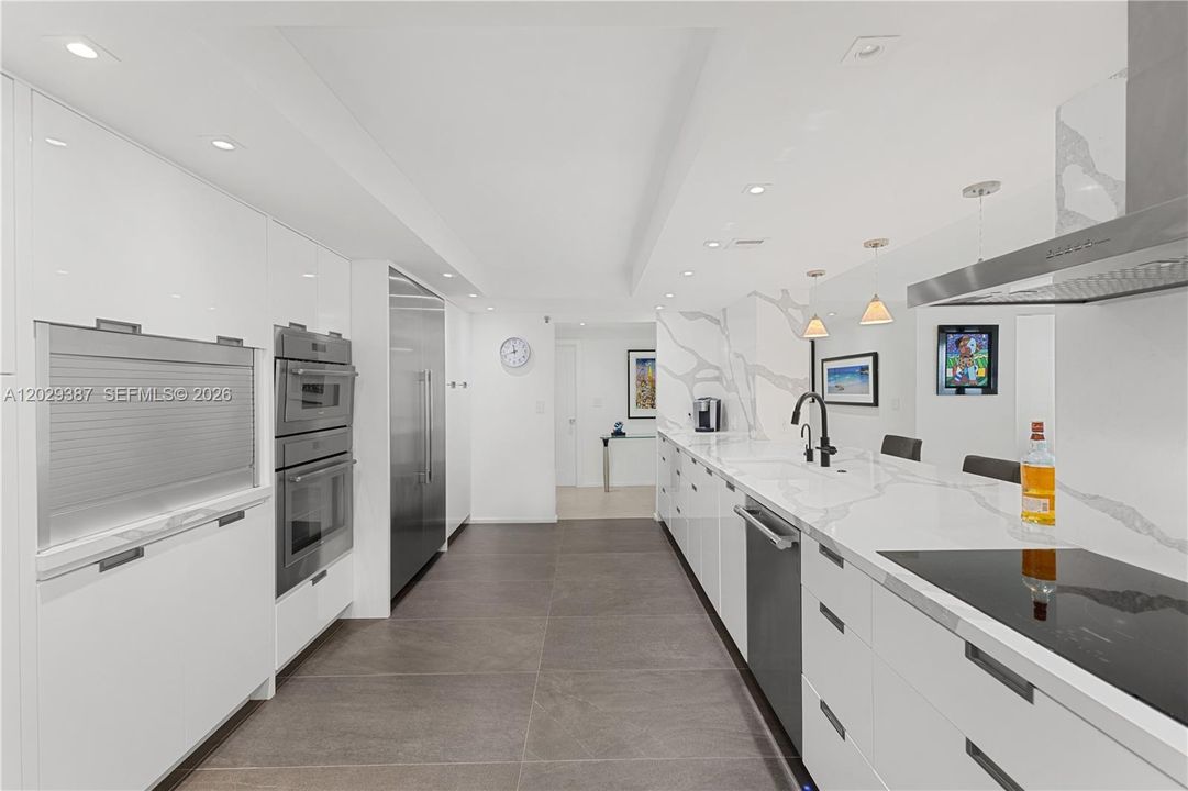 En Venta: $2,880,000 (3 camas, 2 baños, 2675 Pies cuadrados)