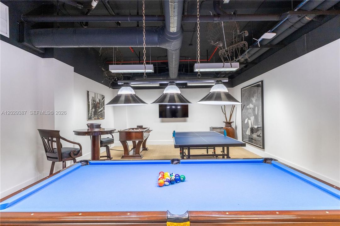 En Venta: $2,880,000 (3 camas, 2 baños, 2675 Pies cuadrados)