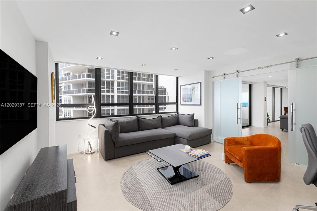 En Venta: $2,880,000 (3 camas, 2 baños, 2675 Pies cuadrados)