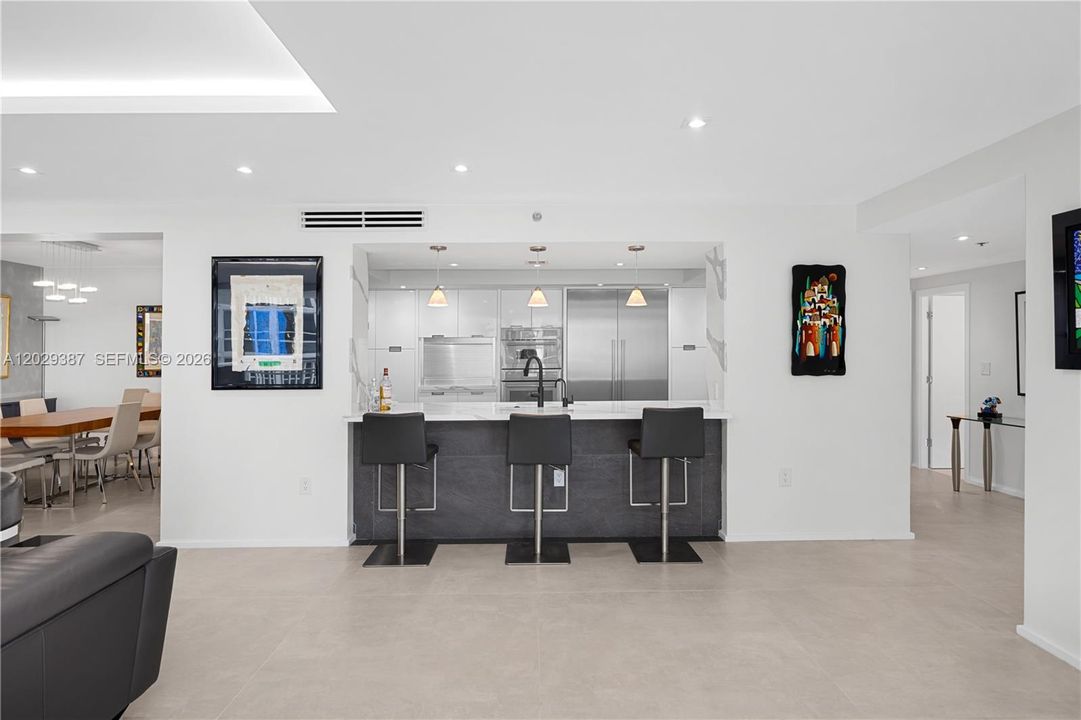 En Venta: $2,880,000 (3 camas, 2 baños, 2675 Pies cuadrados)