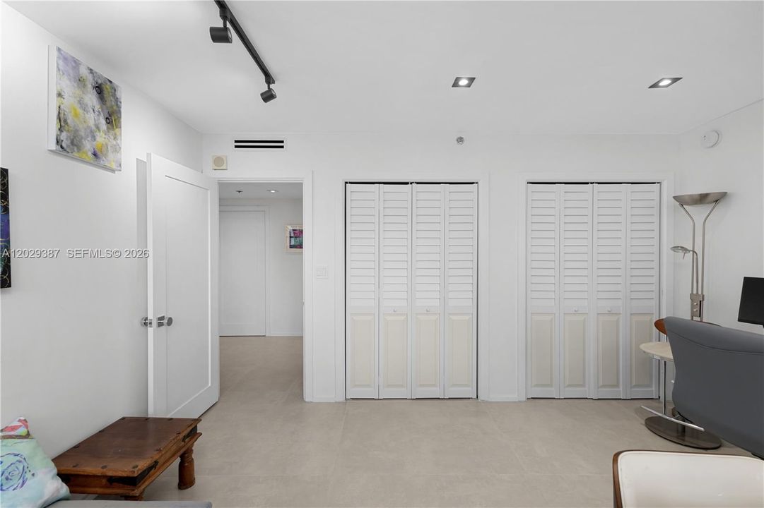 En Venta: $2,880,000 (3 camas, 2 baños, 2675 Pies cuadrados)