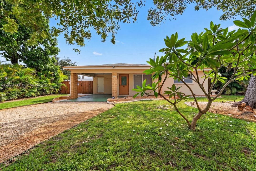En Venta: $525,000 (2 camas, 2 baños, 950 Pies cuadrados)