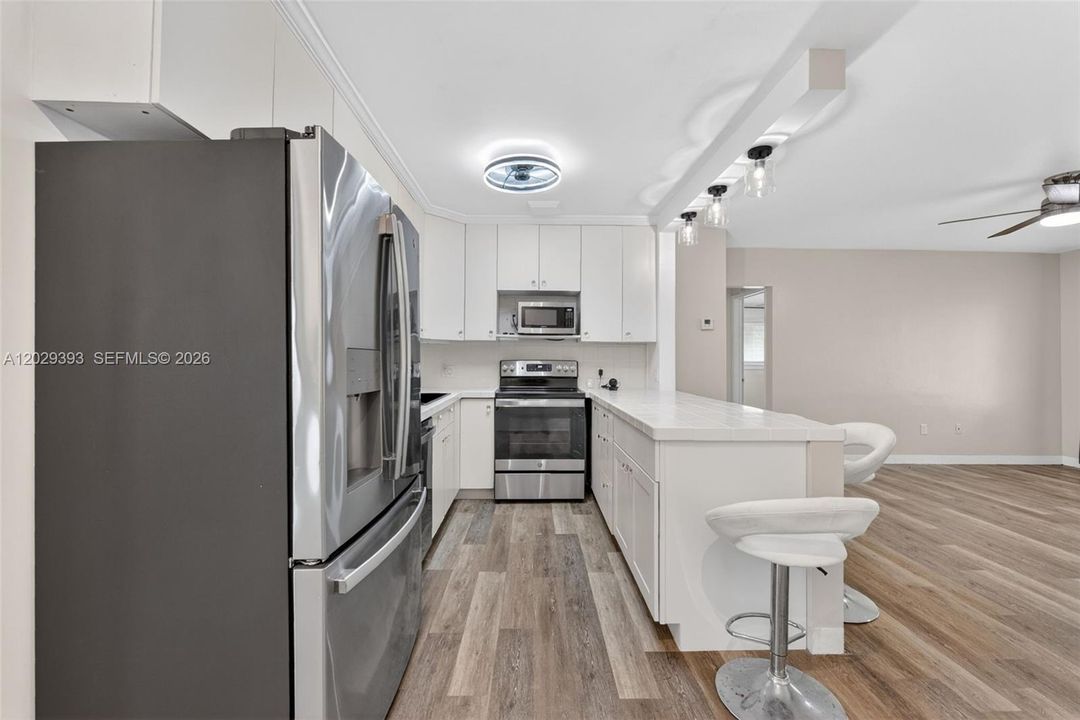 En Venta: $525,000 (2 camas, 2 baños, 950 Pies cuadrados)