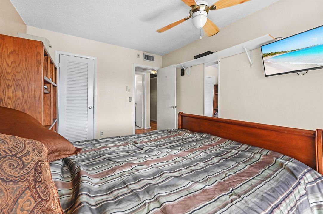 18 Bedroom 04