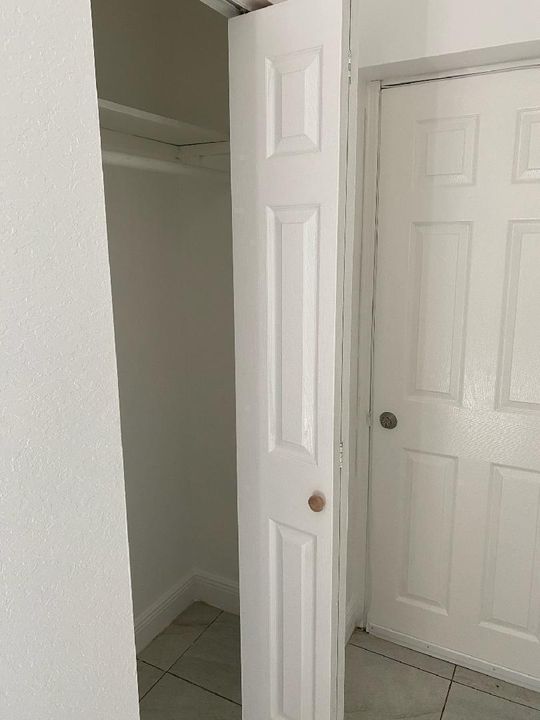 2 B closet
