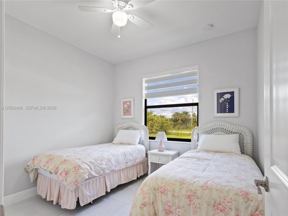 For Rent: $2,500 (3 beds, 2 baths, 1300 Square Feet)
