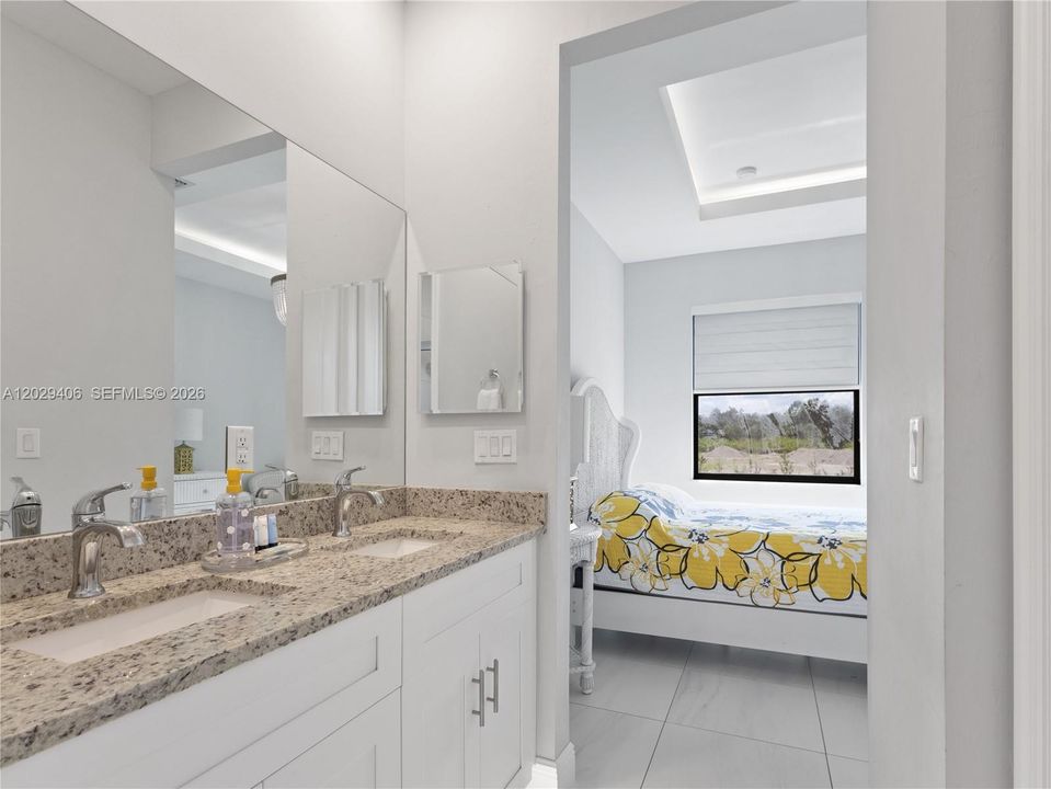 For Rent: $2,500 (3 beds, 2 baths, 1300 Square Feet)