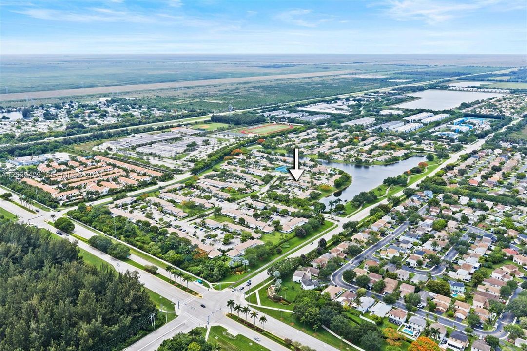 На продажу: $390,000 (2 спален, 2 ванн, 1114 Квадратных фут)