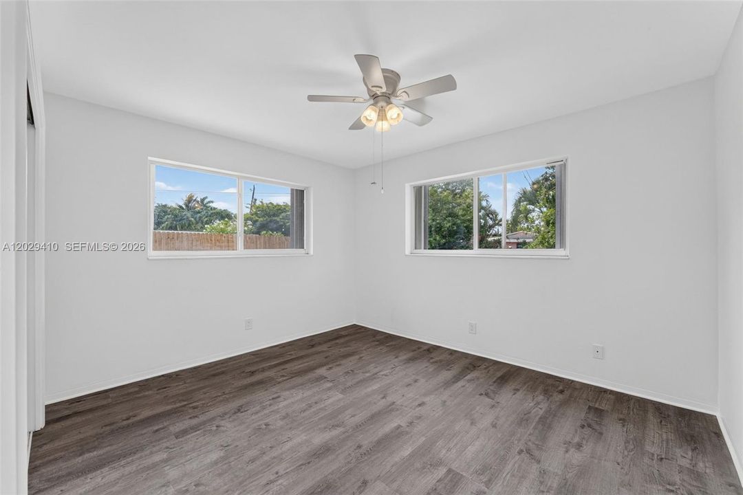 For Sale: $415,000 (2 beds, 1 baths, 1112 Square Feet)